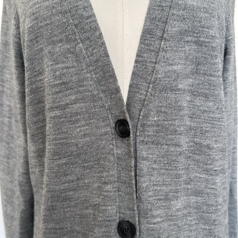 GAP Cardigan - Picture 2 of 7